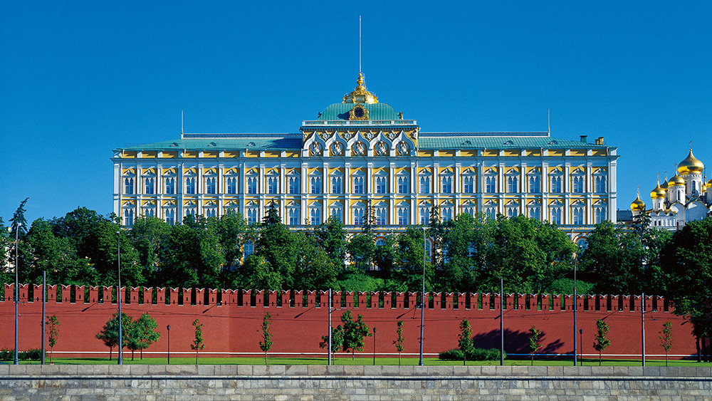<b>Kremlin Palace, Moscow, Russia</b><br />Caparol silicate paint