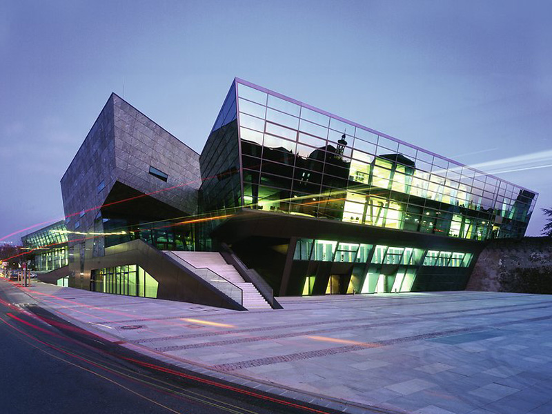 <b>Darmstadtium, Darmstadt,Germany</b><br />
Caparol / Caparol MetalloCryl Interior Silber