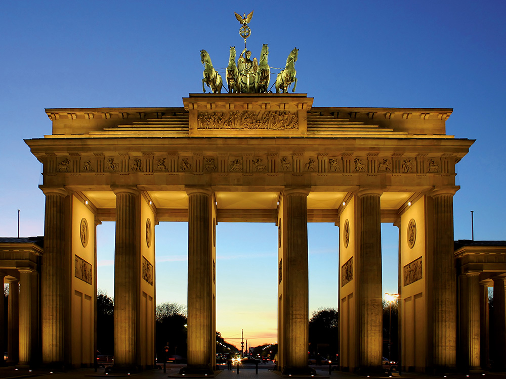 <b>Brandenburg Gate, Berlin, Germany</b><br />
Caparol / Caparol Sylitol facade paint